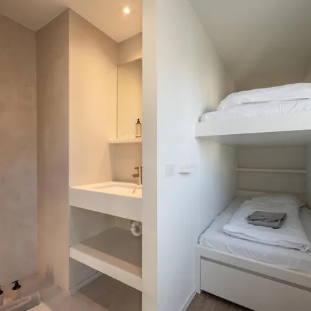 Stylish With Sunny Terrace In The Heart Of - Parking Included Apartmán *