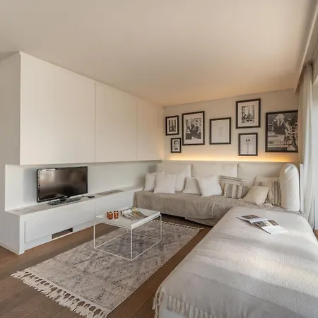 Stylish With Sunny Terrace In The Heart Of - Parking Included *